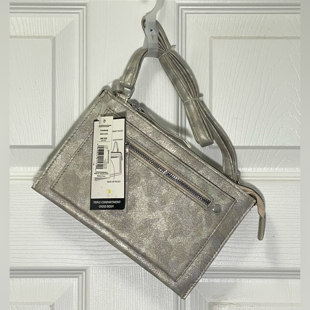 No Boundaries Marie Triple Compartment Crossbody Handbag Shiny Grey Camo. NWT
